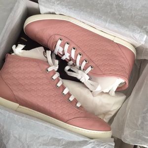 Brand new barely warm gucci sneakers